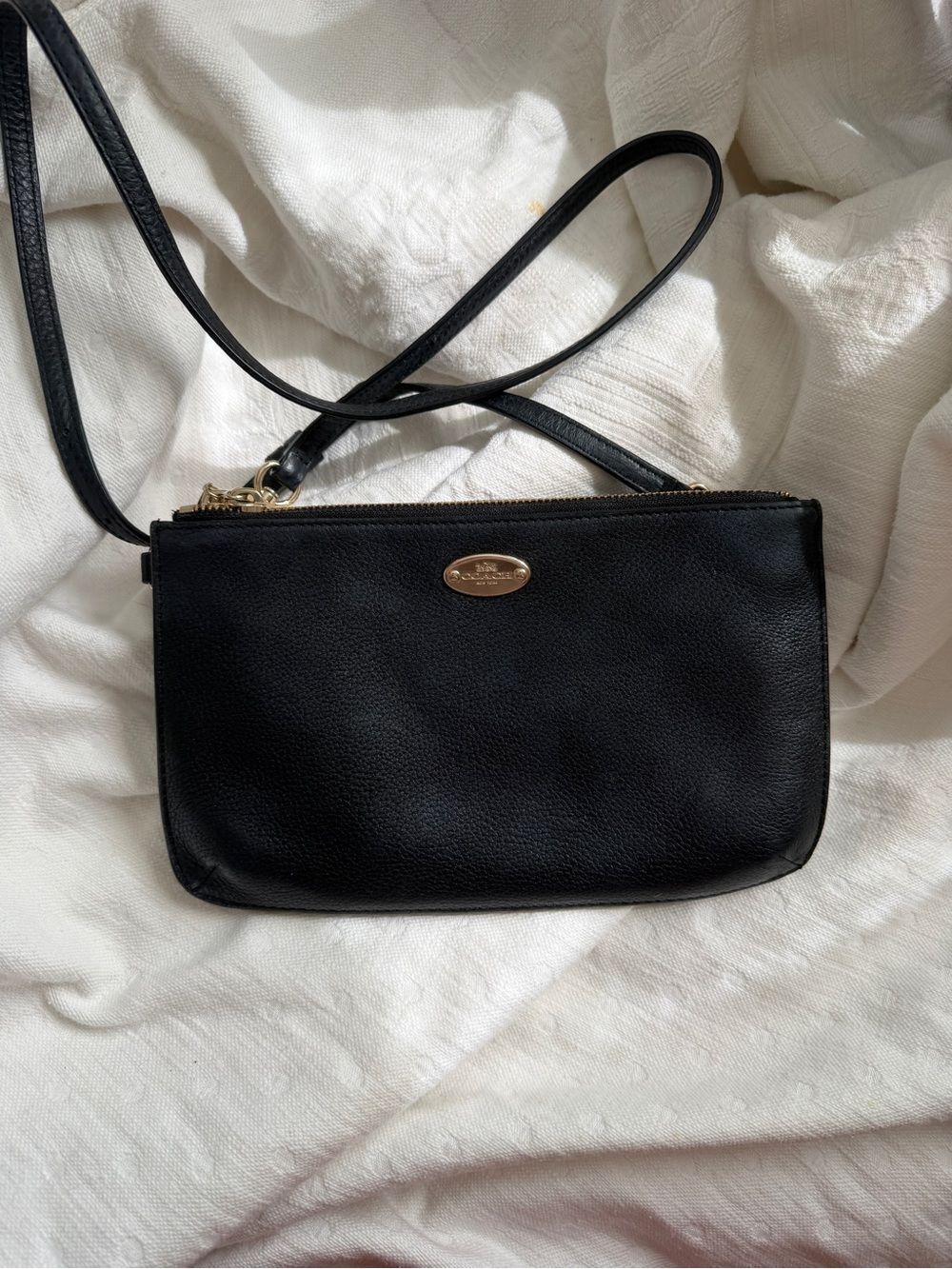 Coach Lyla pebble leather crossbody purse black EUC